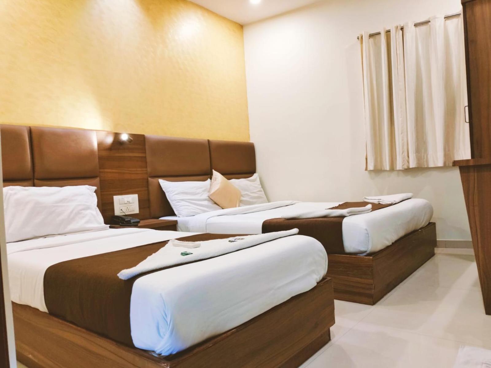 Hotel Avion Palace Mumbai Bagian luar foto